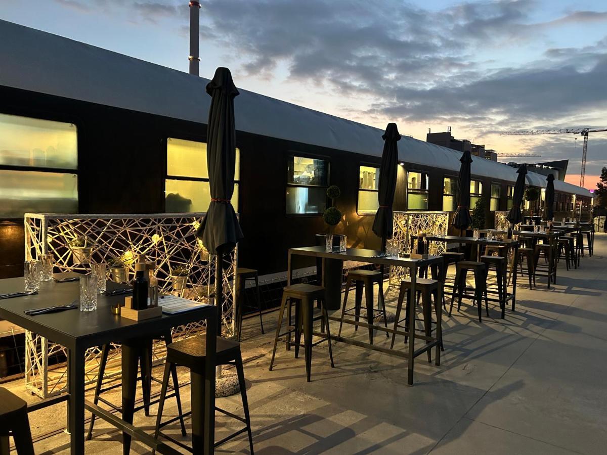 Hostel Balkan Express ซาเกร็บ ภายนอก รูปภาพ